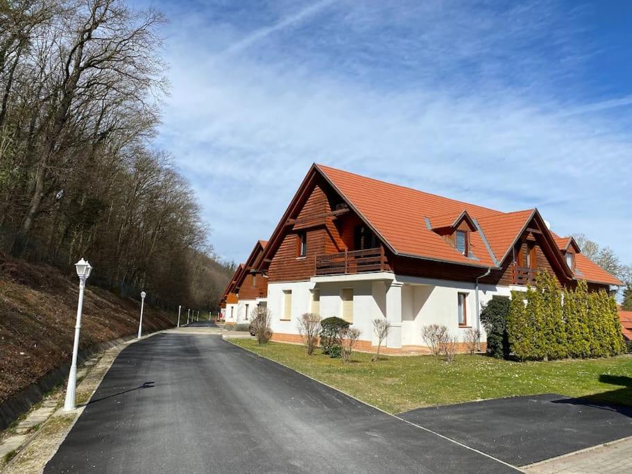 Star Apartman Zalacsany Luaran gambar